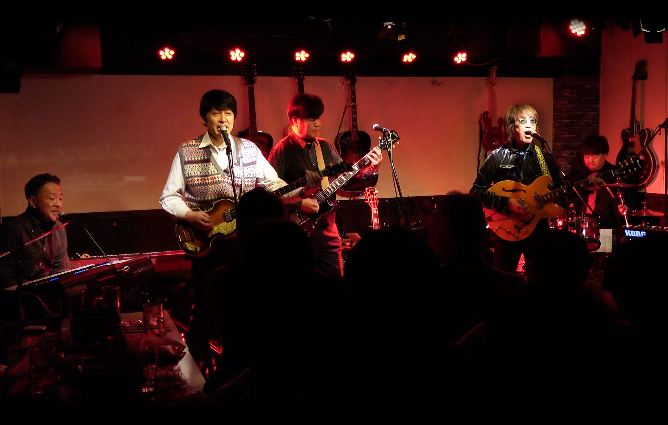 ザ・トリビューツ「レヴォリューション」